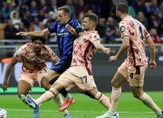 九游体育网页版登录入口-那不勒斯前锋送出帽子戏法，帮助球队获胜