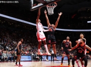 九游体育亚洲官网-猛龙全队爆发逆转魔术，范弗利特贡献19分