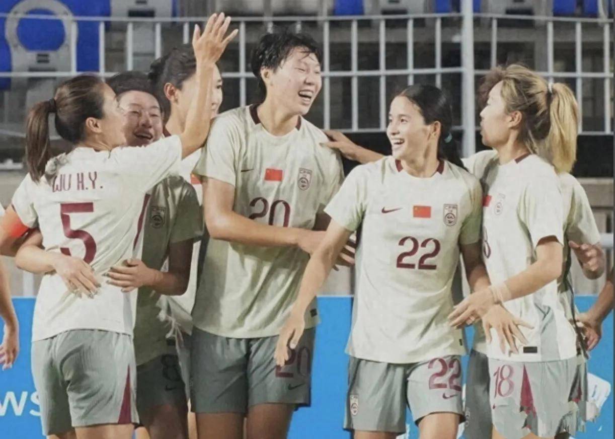 亚洲女足锦标赛上，中国队员取得关键胜利的简单介绍