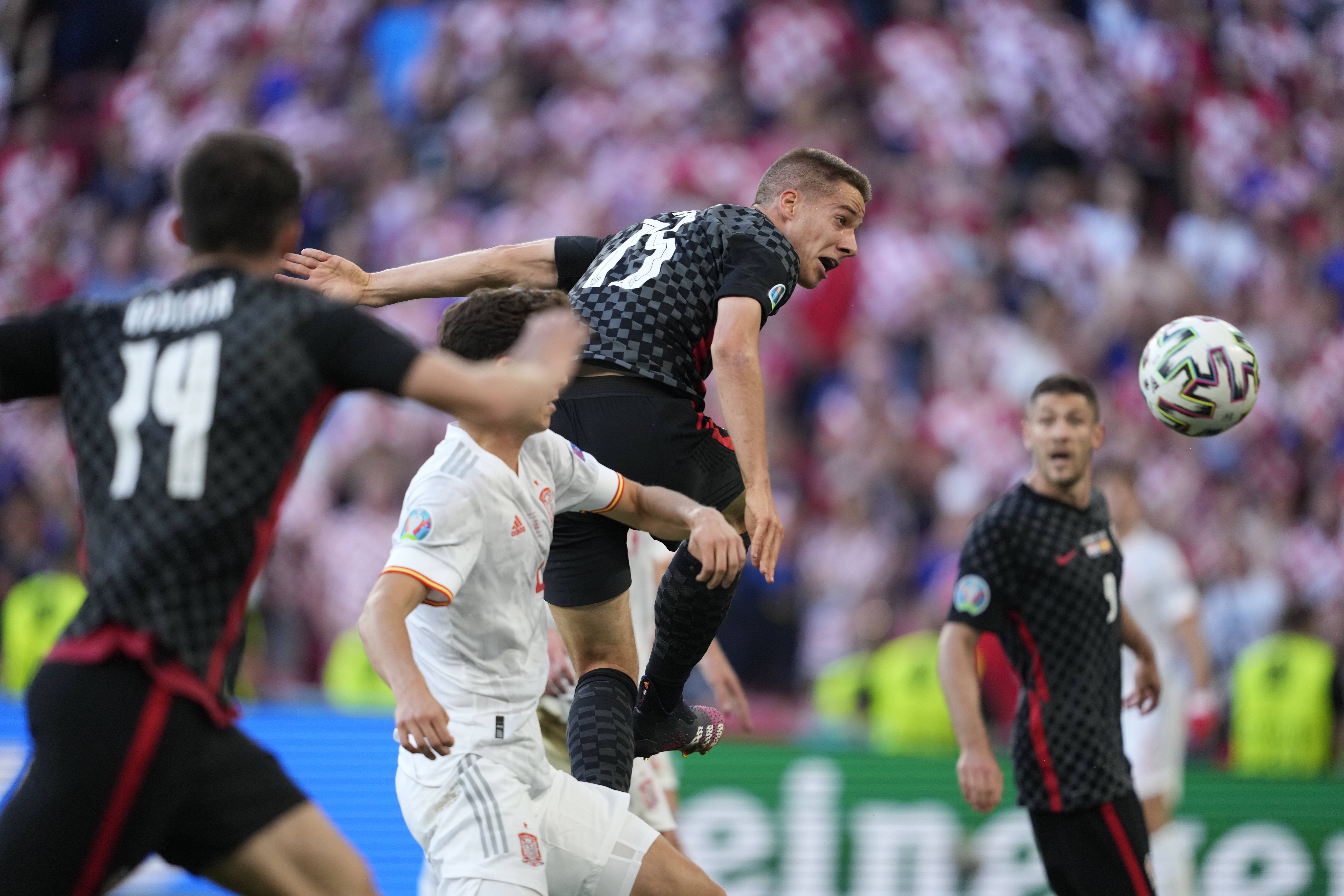 关于克罗地亚逆转匈牙利，成功晋级欧预赛八强的信息