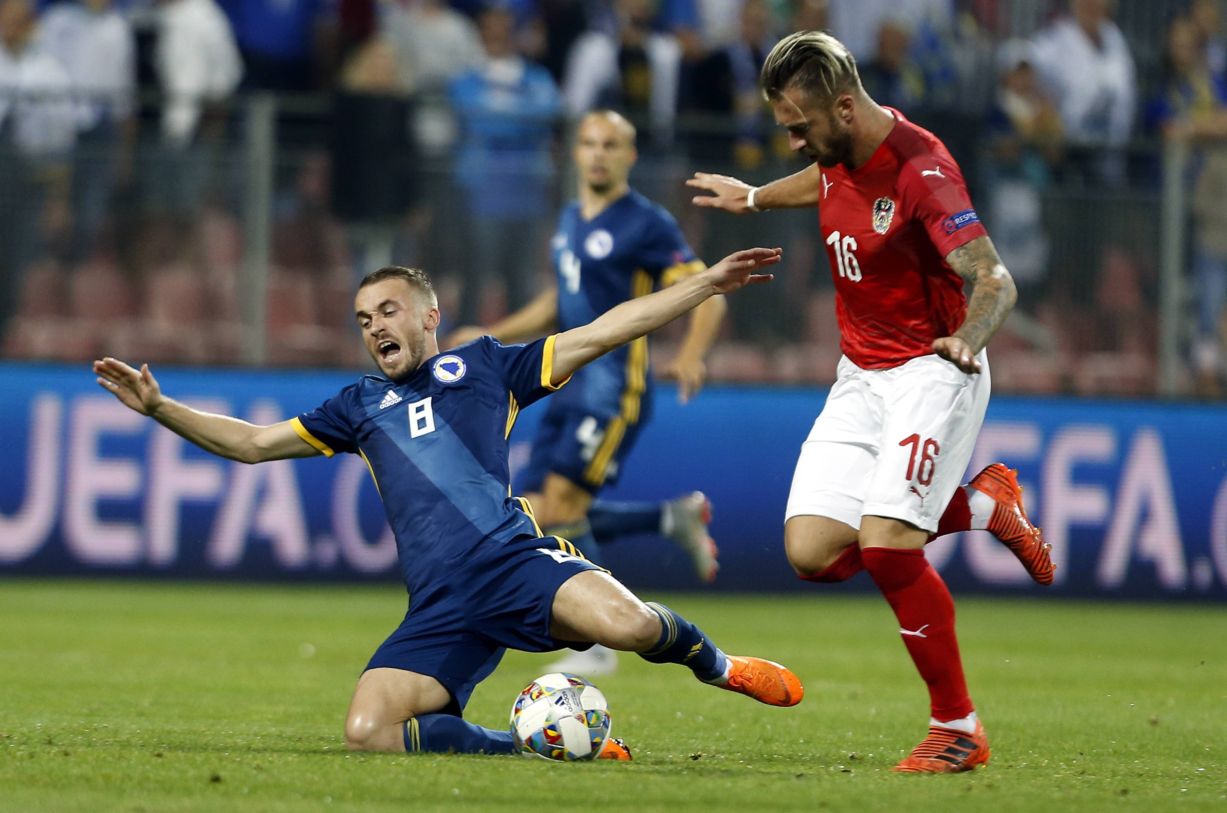 意甲球队经过艰苦比赛取得胜利