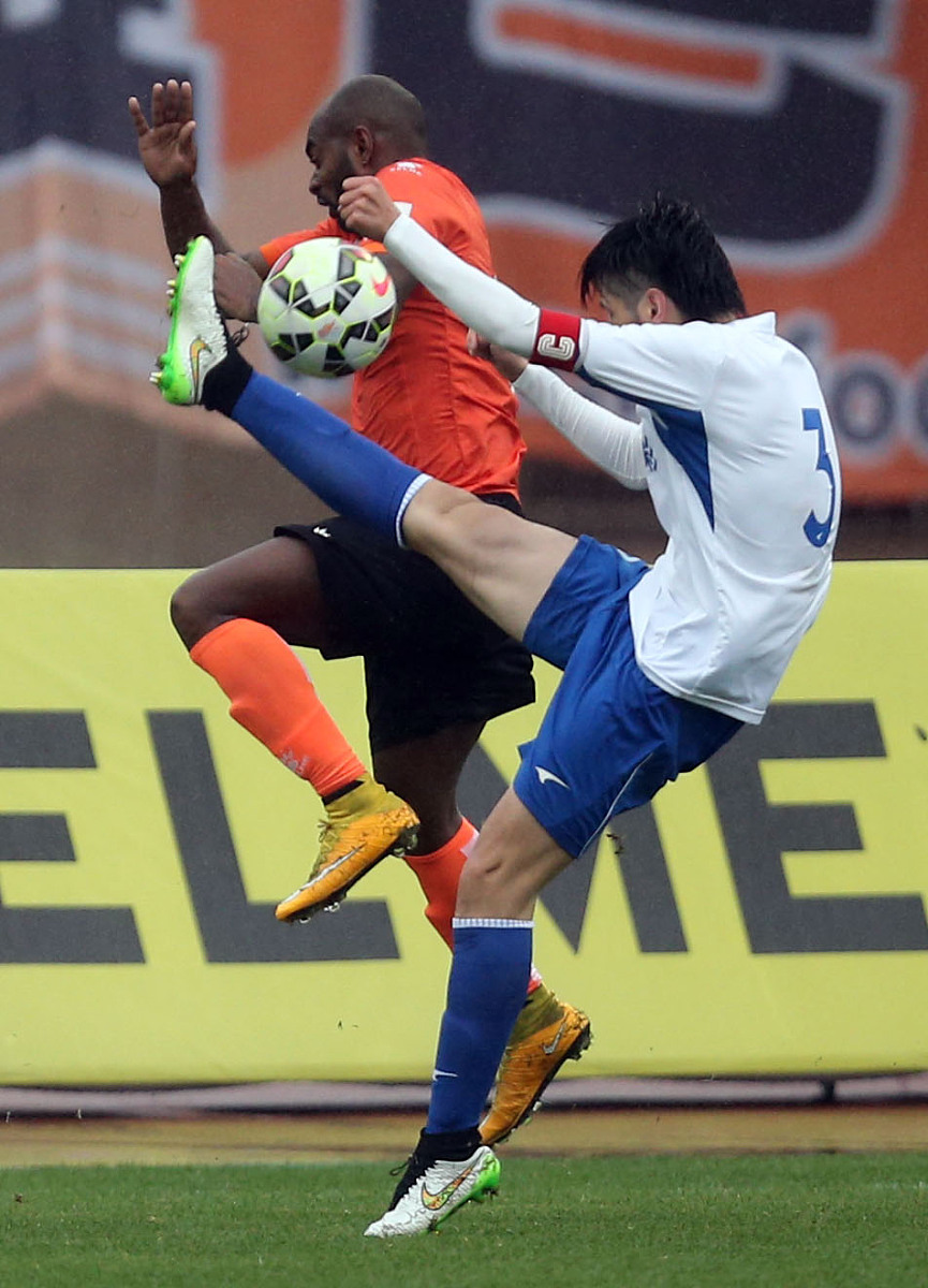 球员因伤缺席重要比赛，球队遭遇困难的简单介绍