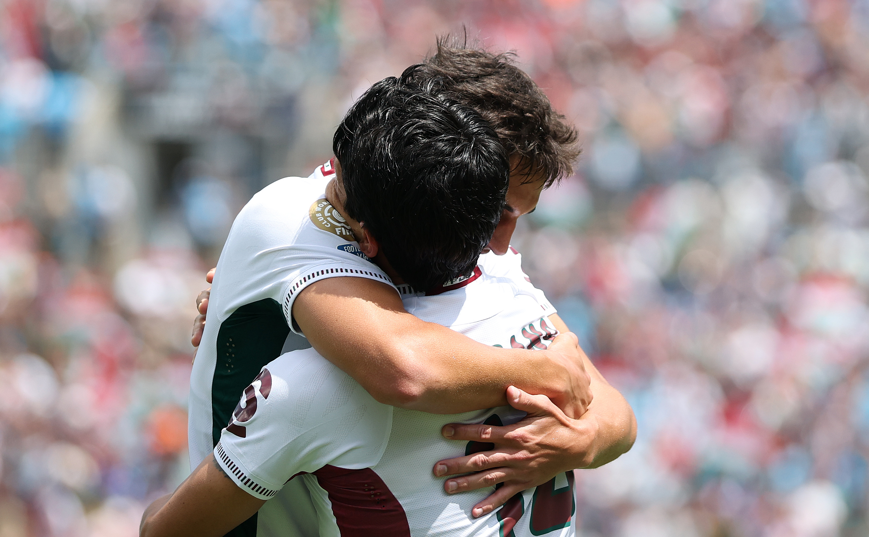 巴伐利亚队员合作默契，击败对手