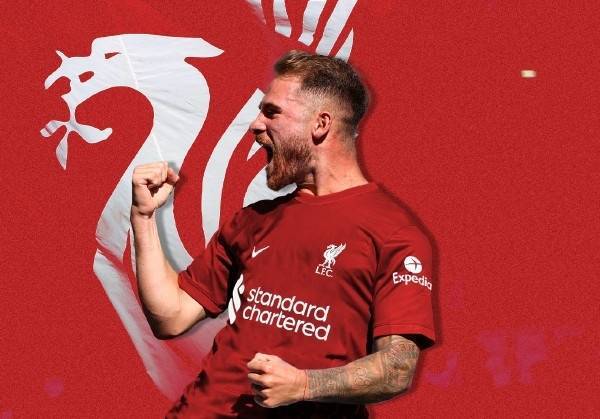 利物浦边后卫传出妙传，成为进攻突破点