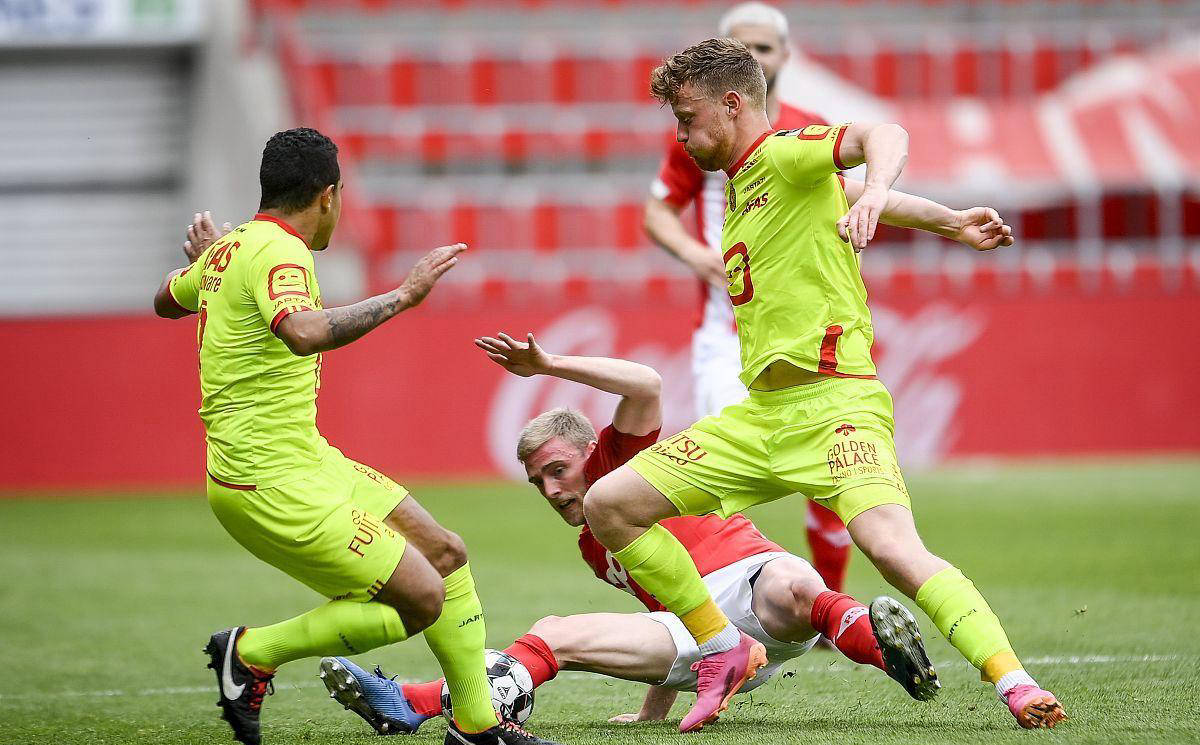 马德里竞技客场大胜，保持不败记录