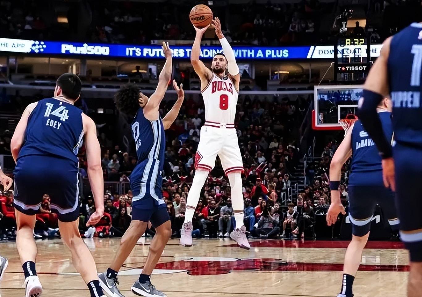 步行者逆转灰熊，奥拉迪波连续得分