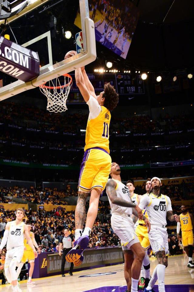 关于爵士队防守火力全开硬扛对手取胜的信息