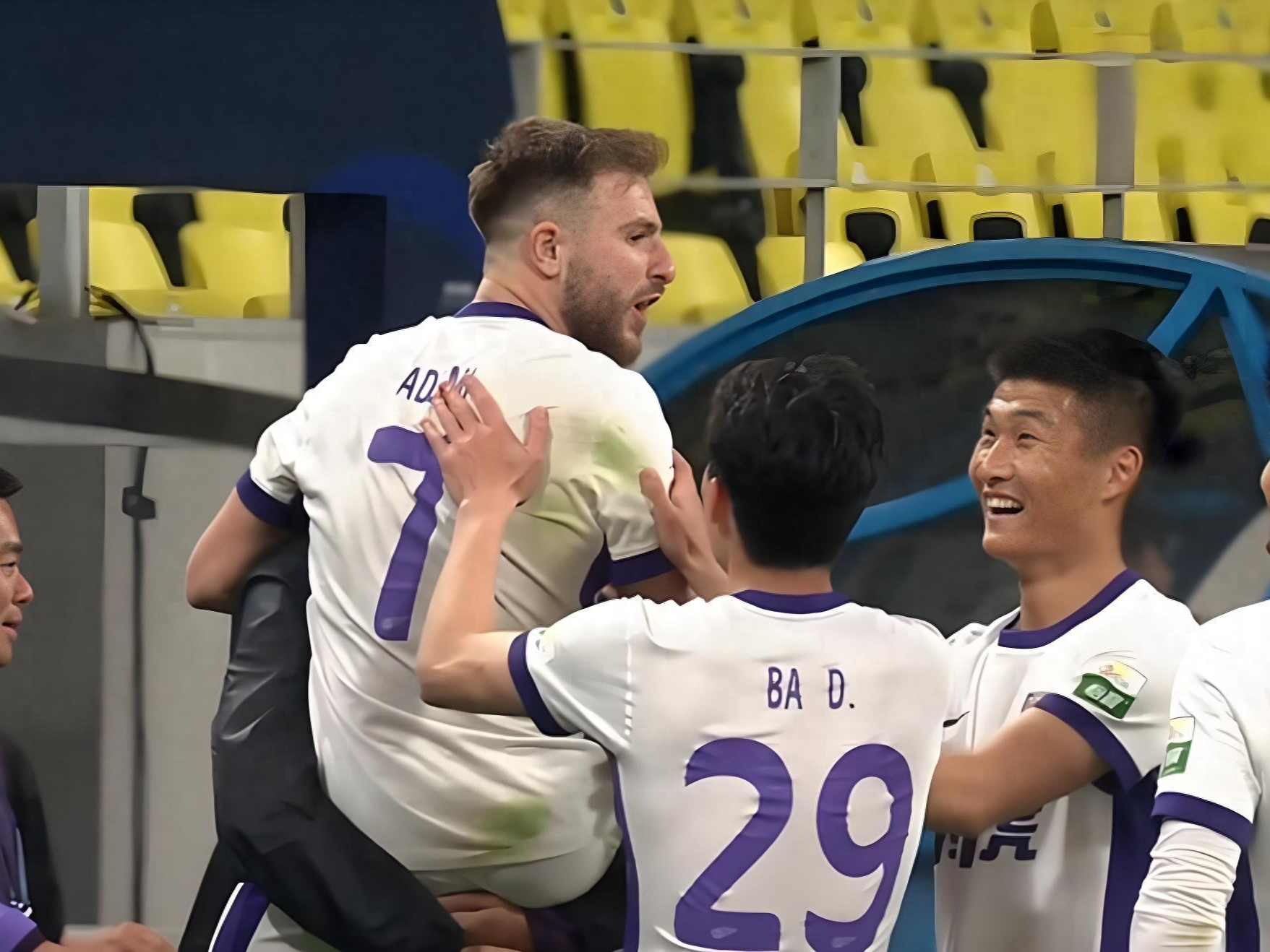 激力碰撞:两大球队将在赛场上展开激烈角逐的简单介绍 激力碰撞:两大球队将在赛场上展开激烈角逐的简单介绍